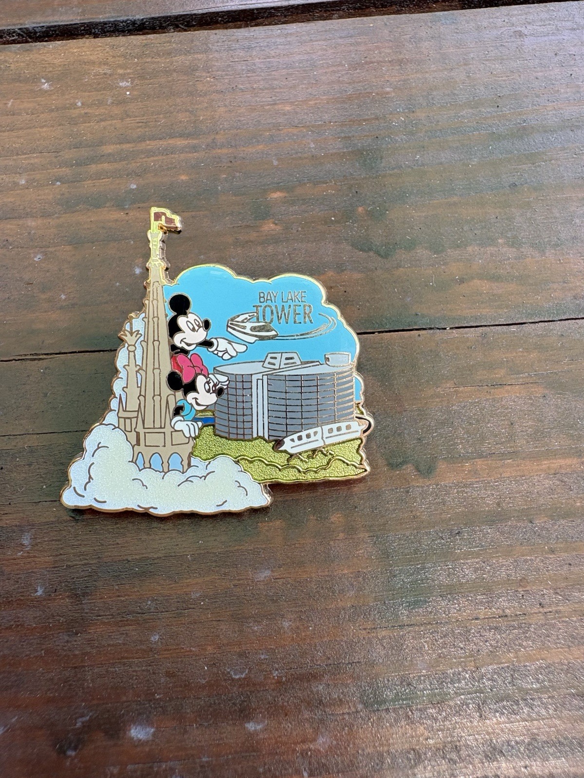 Disney Bay Lake Tower Mickey & Minnie DVC Exclusive Pin 2009 Disney Bay Lake Tower Mickey & Minnie DVC Exclusive Pin 2009