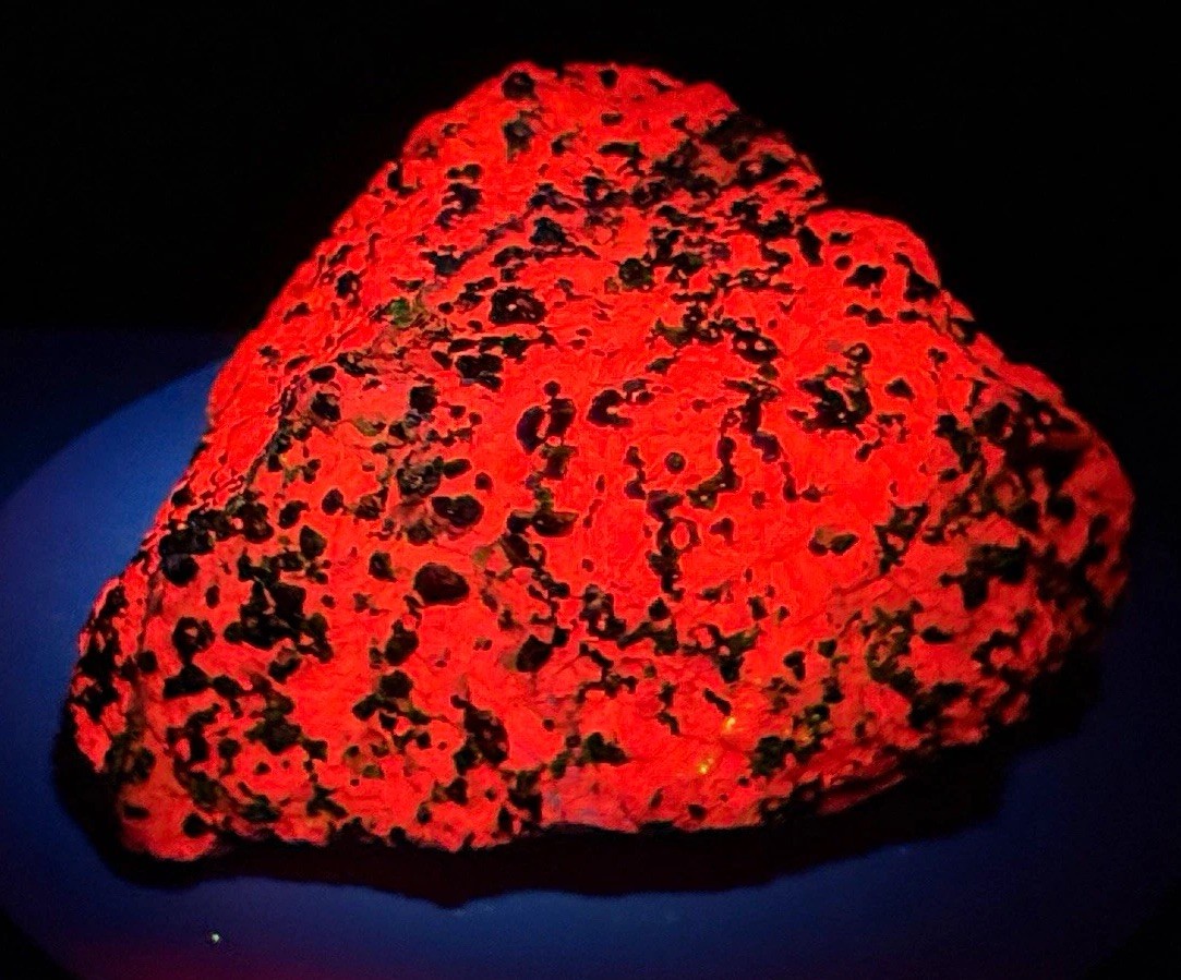 FIERY Calcite & Franklinite Fluorescent Mineral Specimen from Sterling Hill NJ