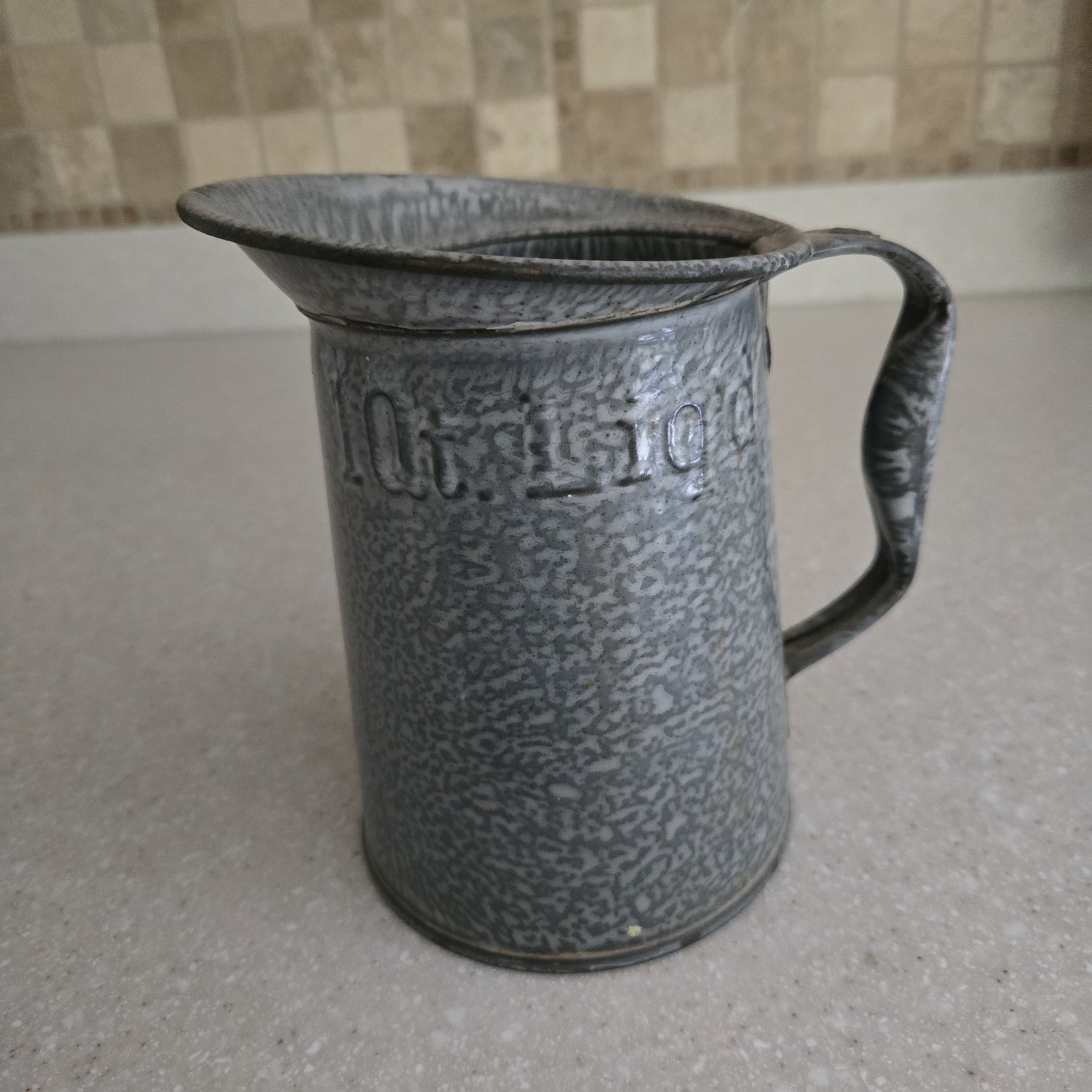 Graniteware Measuring Pitcher-Antique Gray-1 Quart Enamelware-Farmhouse Kitchen