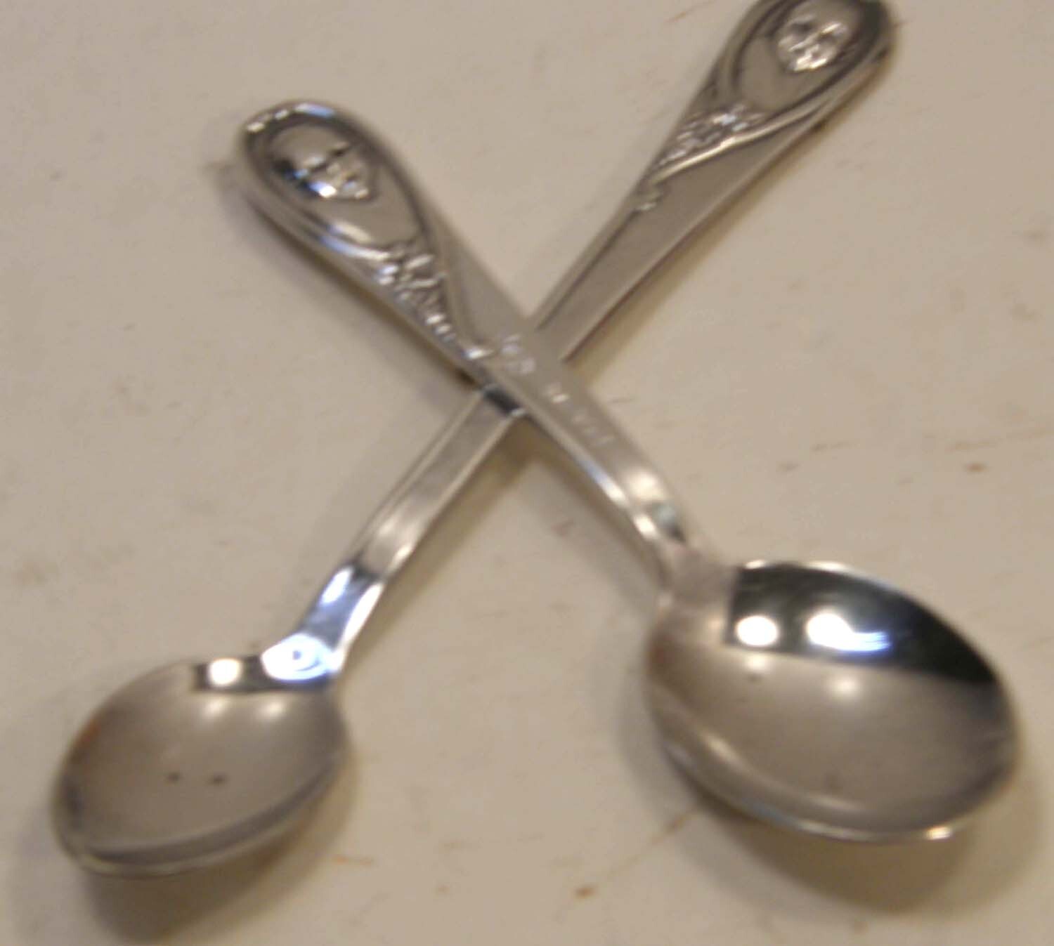 VINTAGE GERBER BABY FOOD ADVERTISING WINTHROP SILVERPLATE FEEDING SPOON PAIR