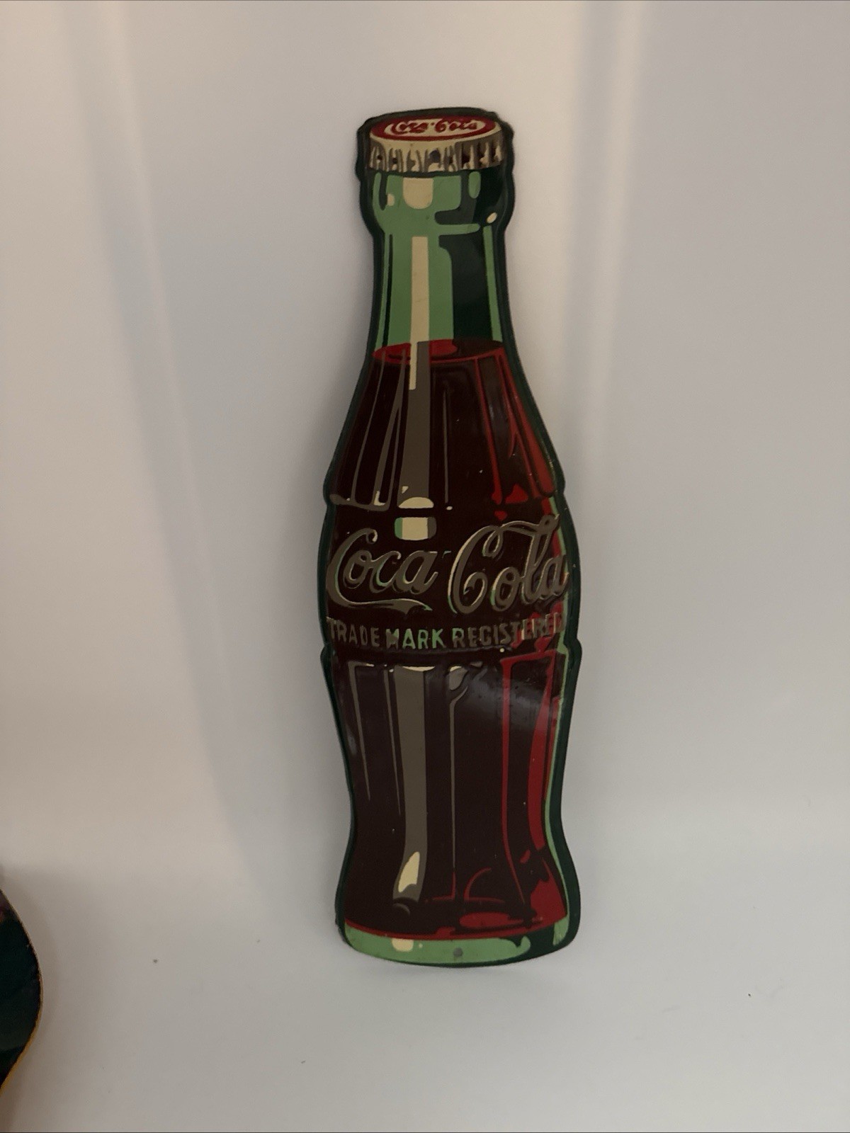 Vintage Dated 1947 Coca-Cola Original Die-cut Bottle Tin advertising sign - 17\ Vintage Dated 1947 Coca-Cola Original Die-cut Bottle Tin advertising sign - 17\