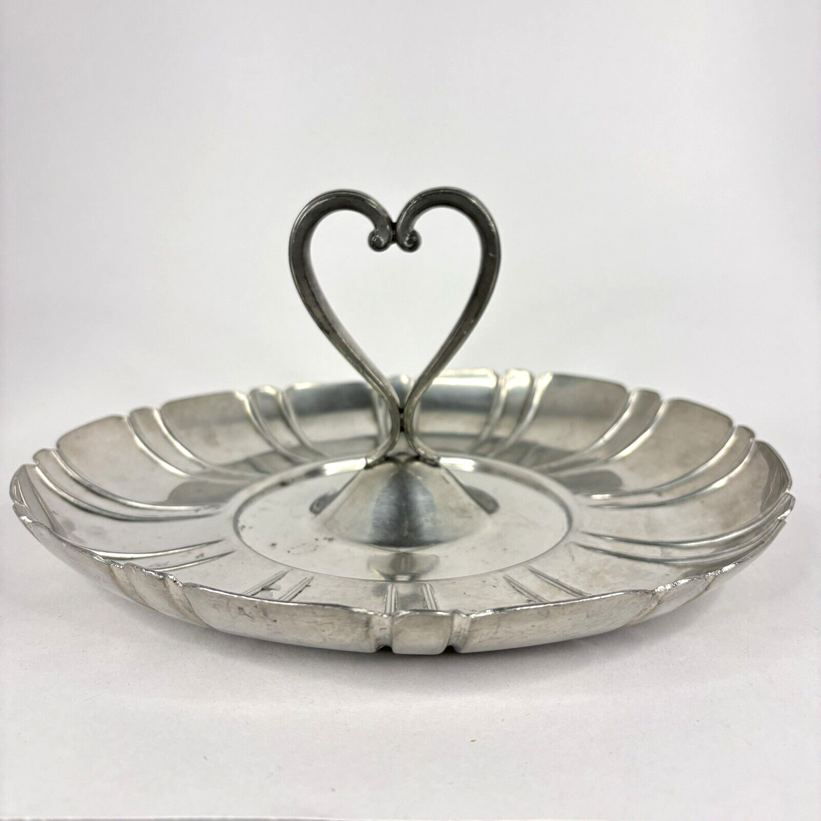 Vintage Pilgrim Pewter Serving Tray 2326 Heart Carry Handle Scalloped Edges 10\