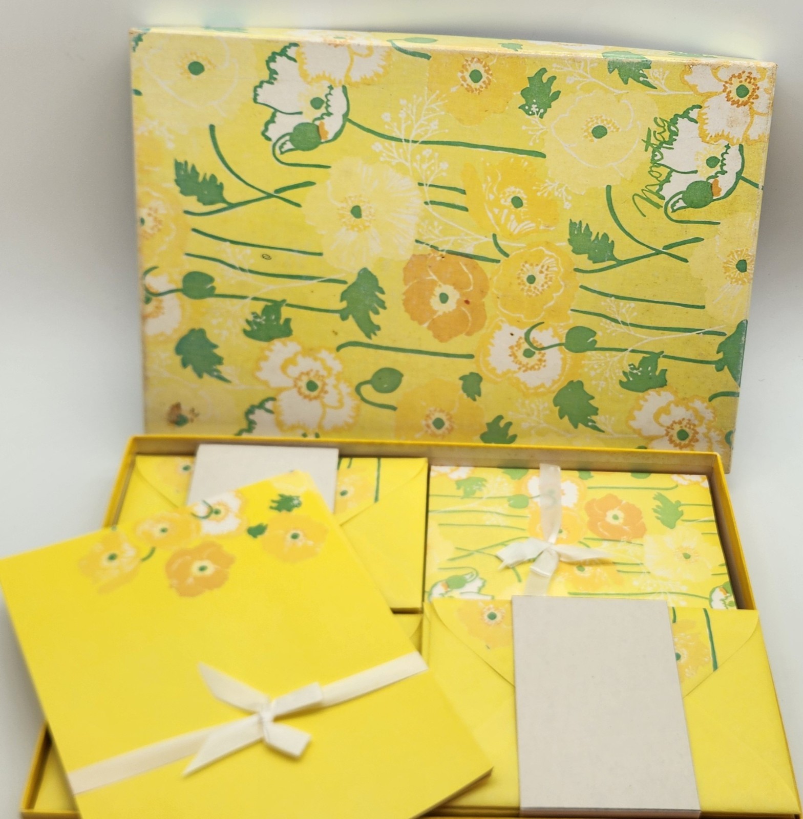 VTG 1978 Montag Stationery Set Daisies Yellow Flowers Looks Complete Made USA