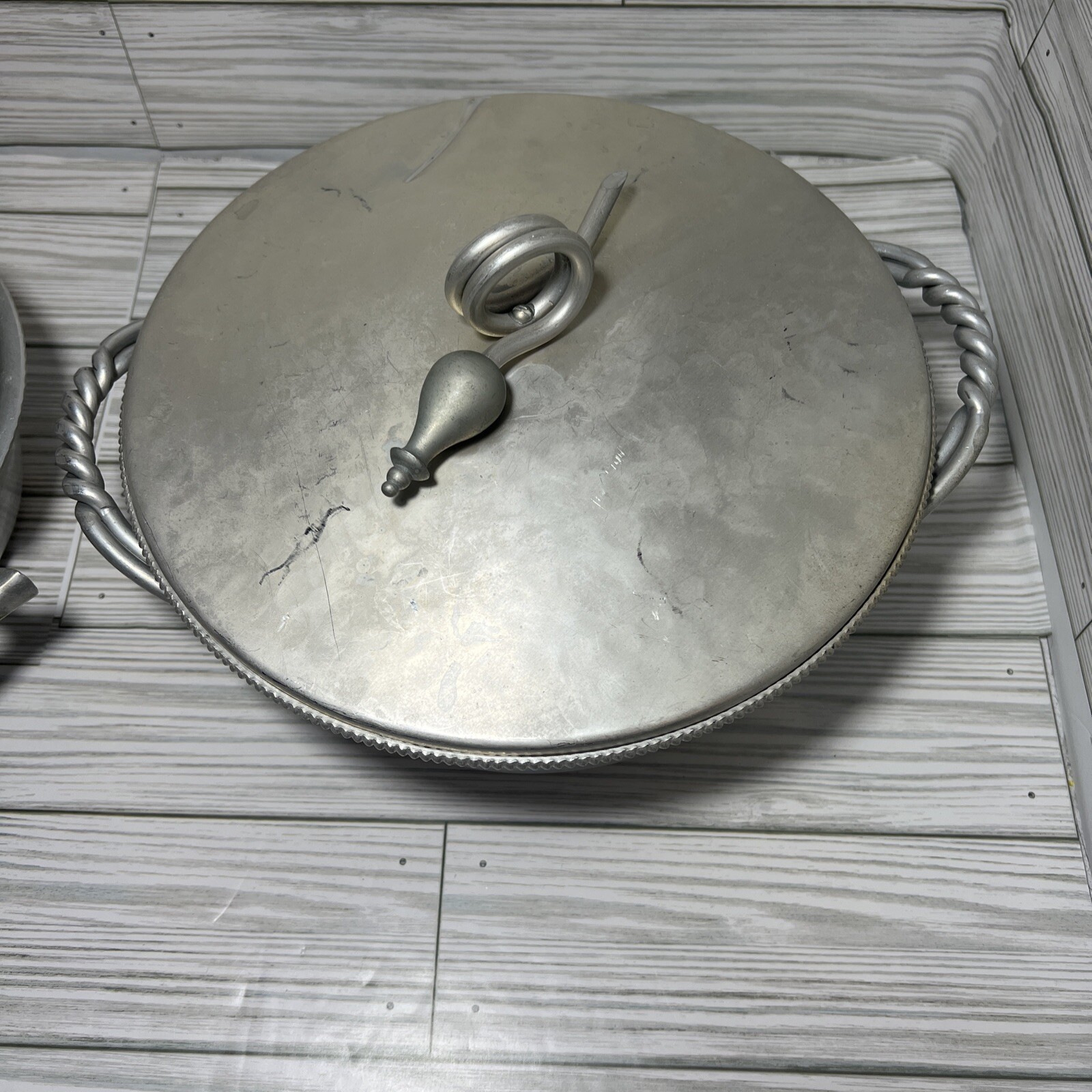 1940s 50s Hammered aluminum casserole dish Retro handle Pyrex insertBuenilum Set