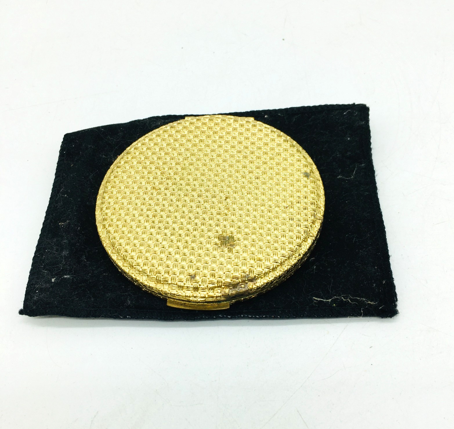 Beautiful Vintage Vivian Woodard Gold Toned Powder Compact Mirror w/ Puff  MINT