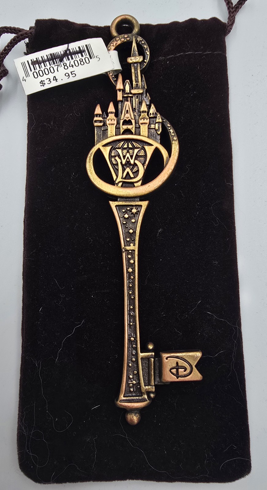 Disney World Parks Cinderella Castle Metal Key BNWT original bag