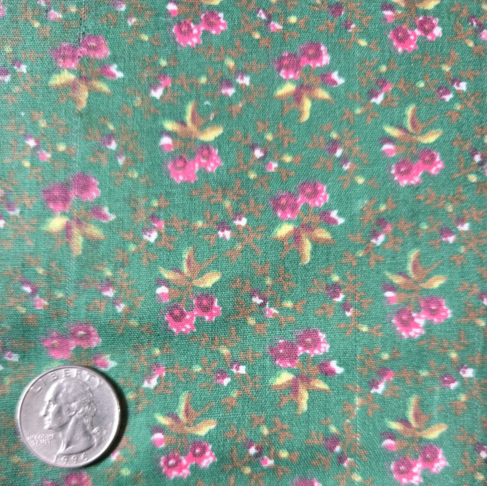Vintage Green Pink Floral Quilt Cotton Fabric Small Scale Flowers 30\