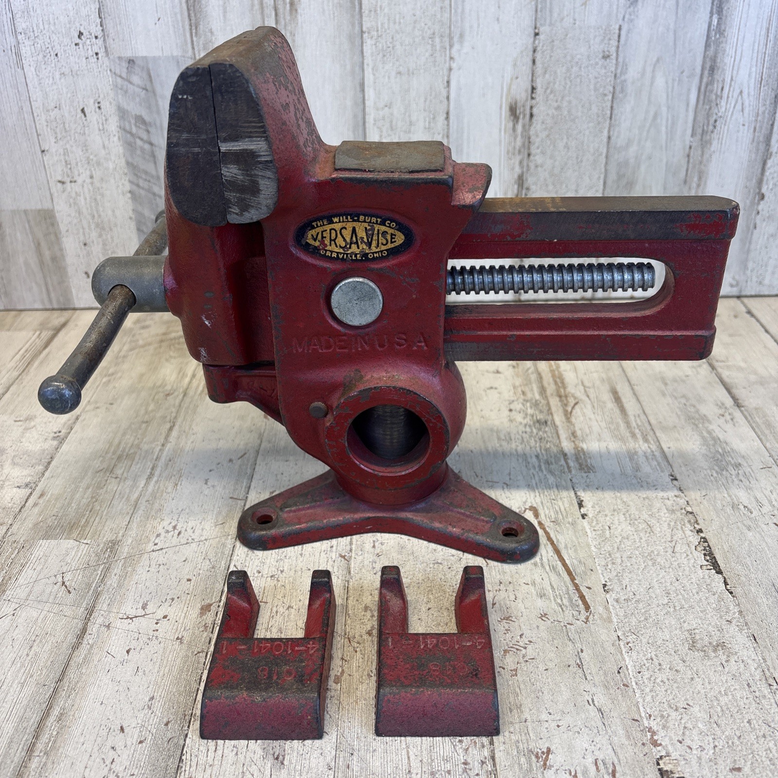 Vintage The Will Burt Co Versa-Vice No 4-1043-5  Red Swivel Base vise USA 2 Jaws