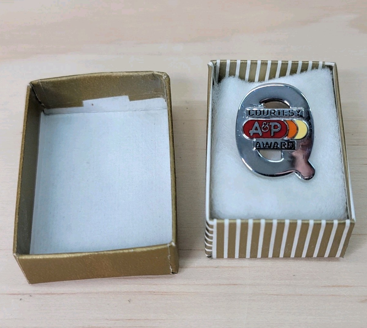 1970s A&P Supermarkets Enamel Q Pin Courtesy Award