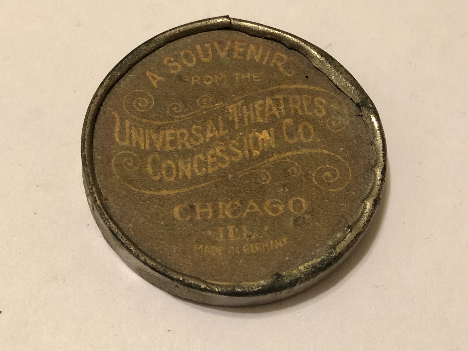 OLD UNIVERSAL THEATRES CONCESSION CO. CHICAGO SOUVENIR MINIATURE POCKET MIRROR