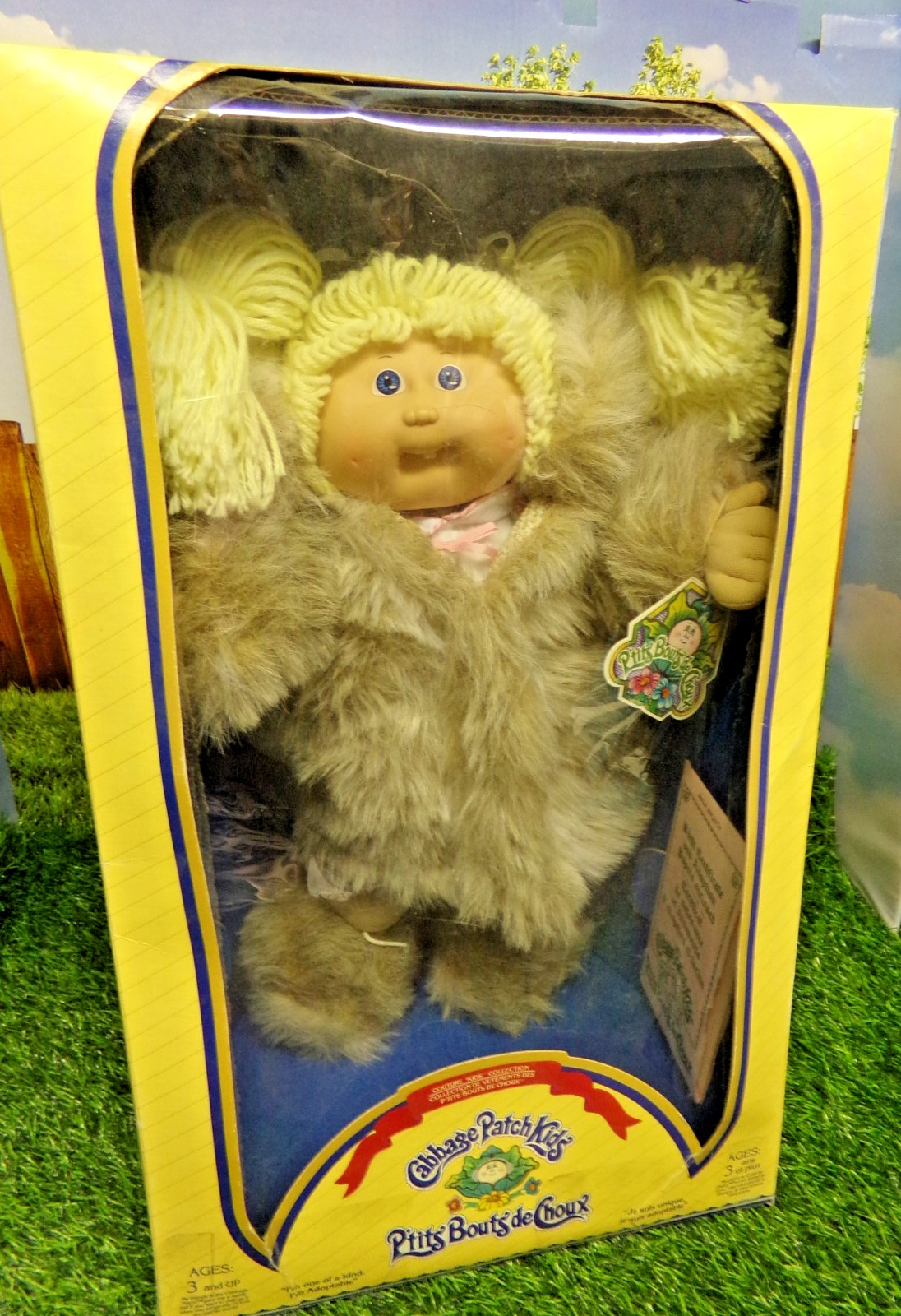 CABBAGE PATCH KIDS coleco girl blond W/CERTS FRENCH IN COAT AND BOXED DISPLAYED CABBAGE PATCH KIDS coleco girl blond W/CERTS FRENCH IN COAT AND BOXED DISPLAYED