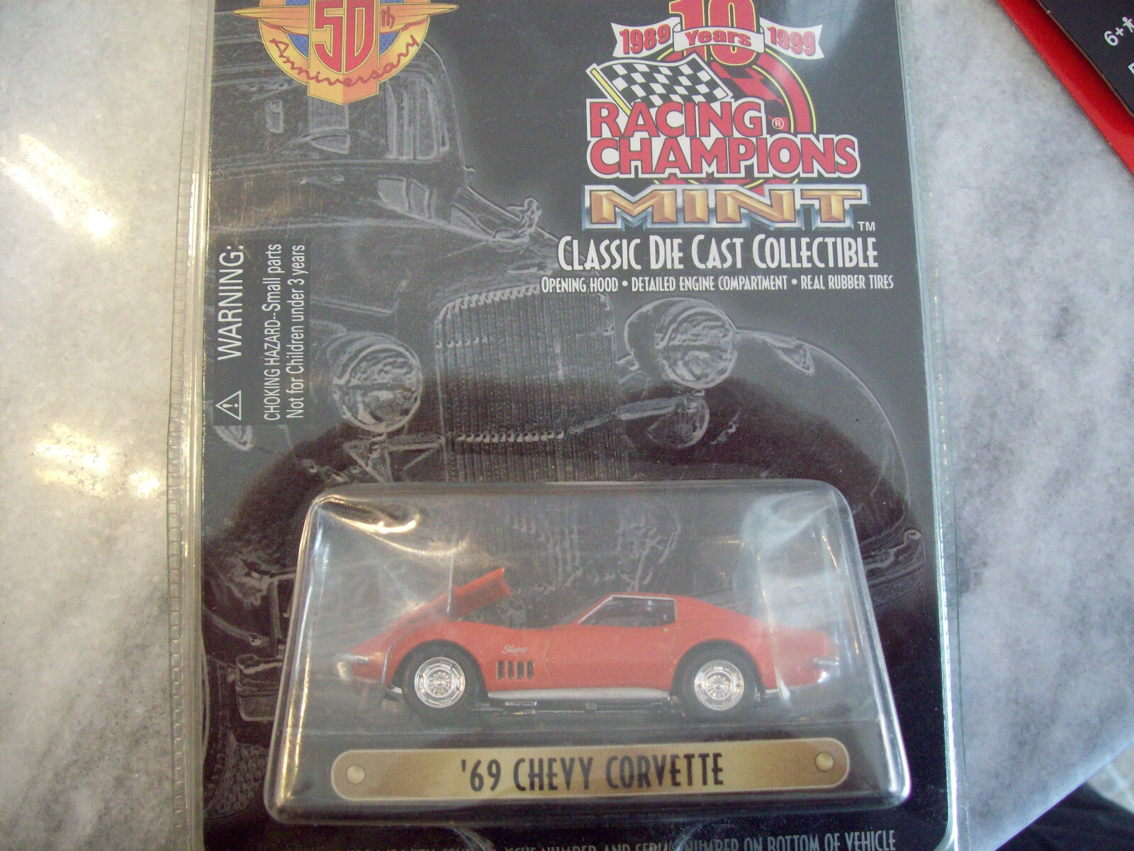 RACING CHAMPIONS 1/64 1969 CORVETTE   DIECAST