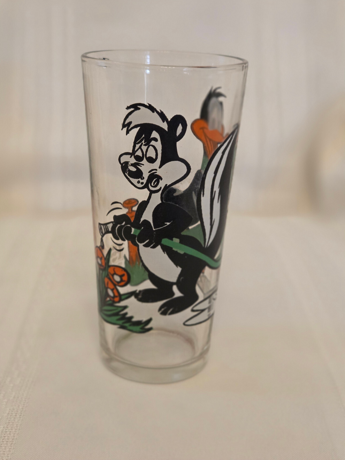 Vintage PEPSI 1976 Looney Tunes Pepe Le Pew Daffy Duck Collector Series Glass