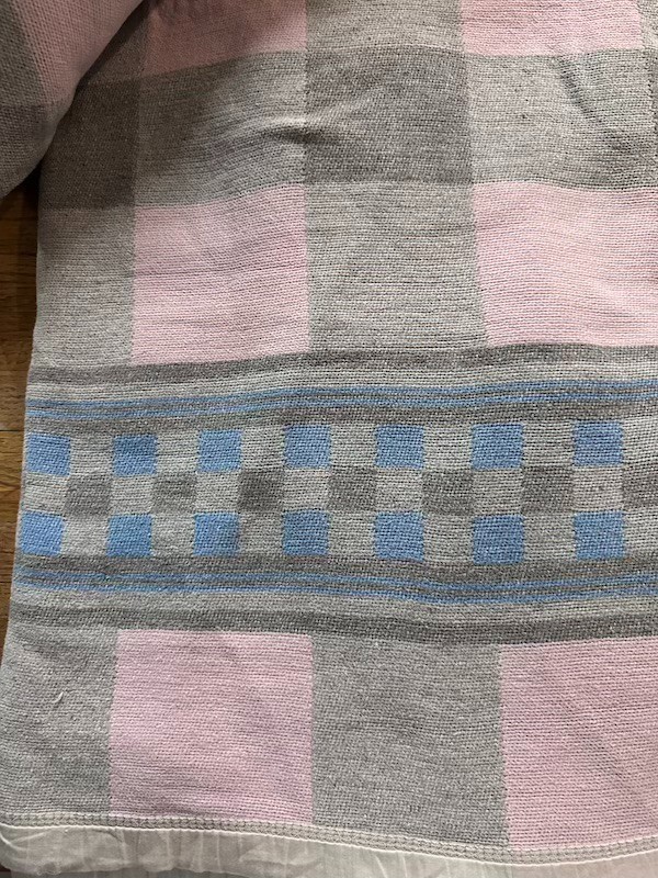 RARE Vtg 1930s/40s CAMP BLANKET Double-Length FOLD-OVER Pink/Blue/Gray 77 X 152