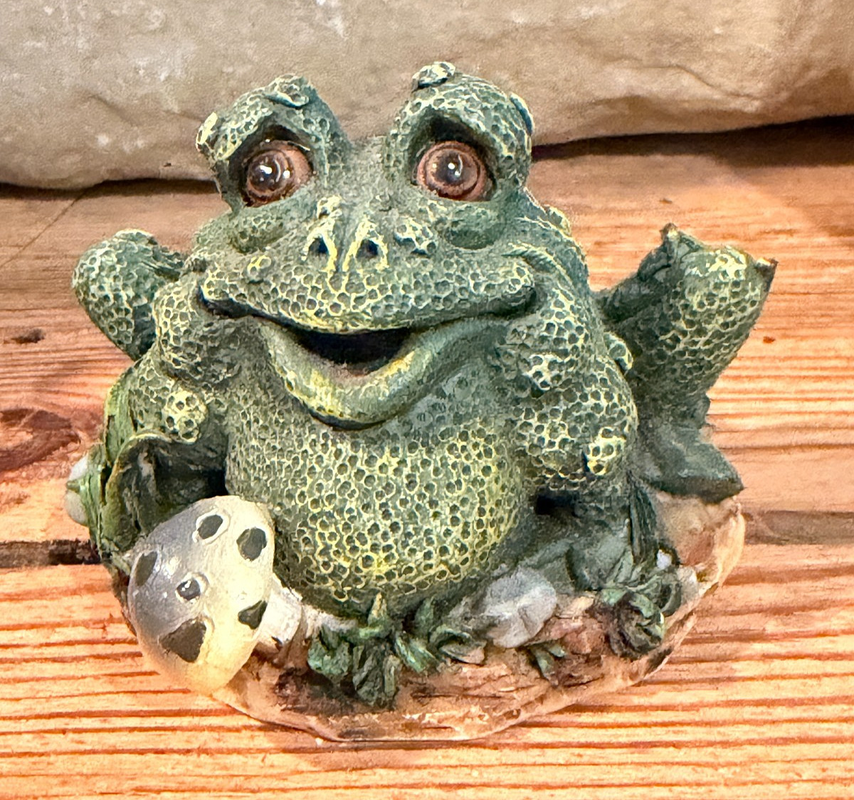 Vintage 1999 Frog Follies By Character Collectibles Frog /Toad Sitting in Grass Vintage 1999 Frog Follies By Character Collectibles Frog /Toad Sitting in Grass