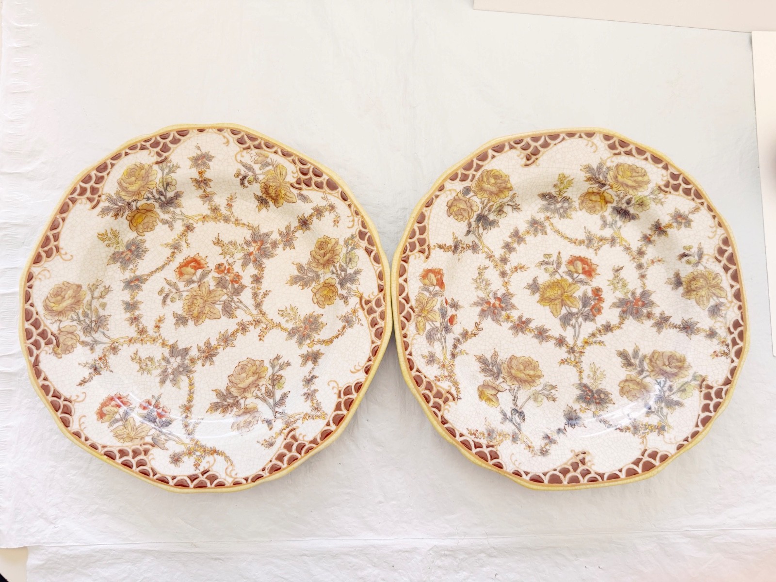 Pair Vtg Chinese Porcelain Wall Plates Wah Wing Tong Crackle Glaze Floral Rose