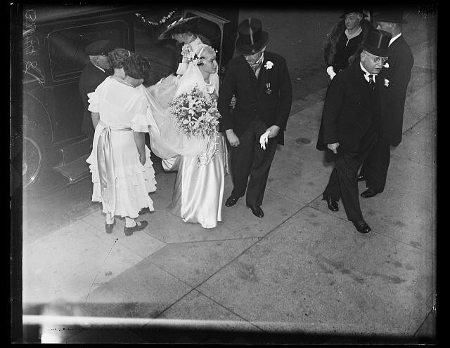 Photo:1934 Wedding Bride Groom Formalwear Top Hats Street Scene