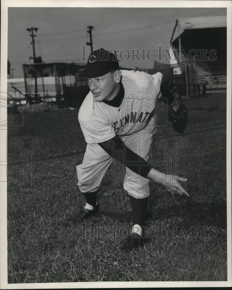 1952 Press Photo Frank Hiller of the Cincinnati Reds - lrs09394