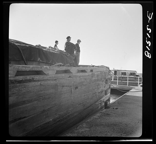 Photo:Erie Canal New York 1941 Barges Pulled by Winch Towline Tug