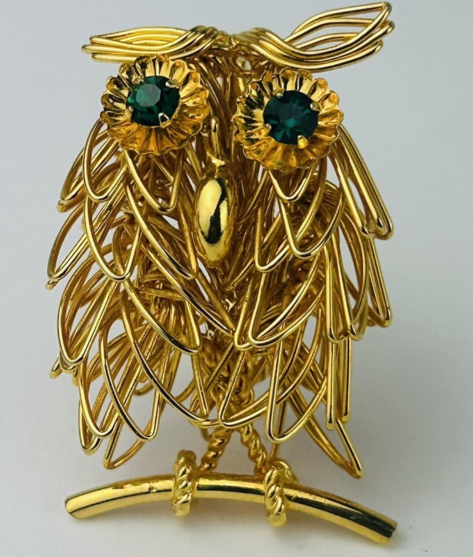 Vintage Green Rhinestone Gold Tone Owl Wire Brooch Pin 1.5”