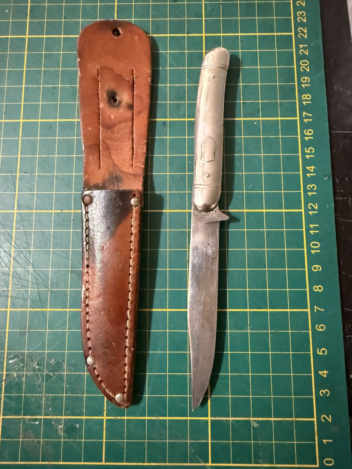 Vintage Imperial USA fixed blade hunting knife RARE W/ Sheath OLD Sheild Design Vintage Imperial USA fixed blade hunting knife RARE W/ Sheath OLD Sheild Design