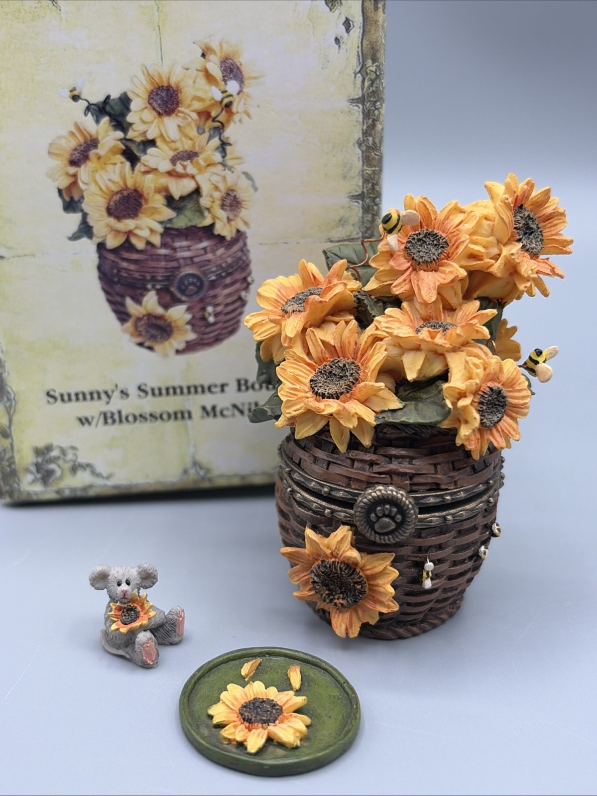 Boyds Bears Treasure Box Sunny's Summer Bouquet w/Blossom McNibbles Original Box