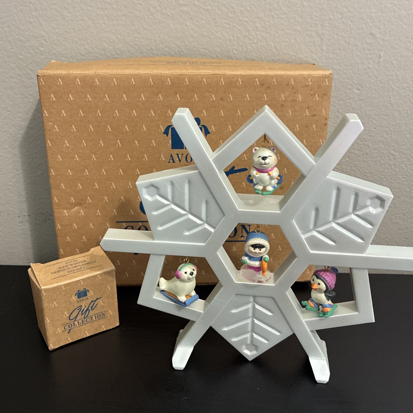 Avon® A Wee Winter Friends Snowflake Display Stand with 4 Hanging Ornaments