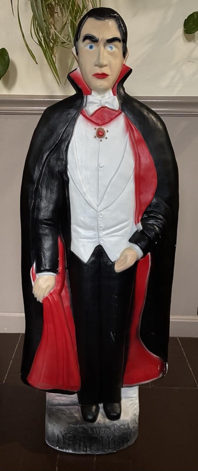 vintage BELA LUGOSI - DRACULA Blow Mold 1998 Union Products Inc. HALLOWEEN