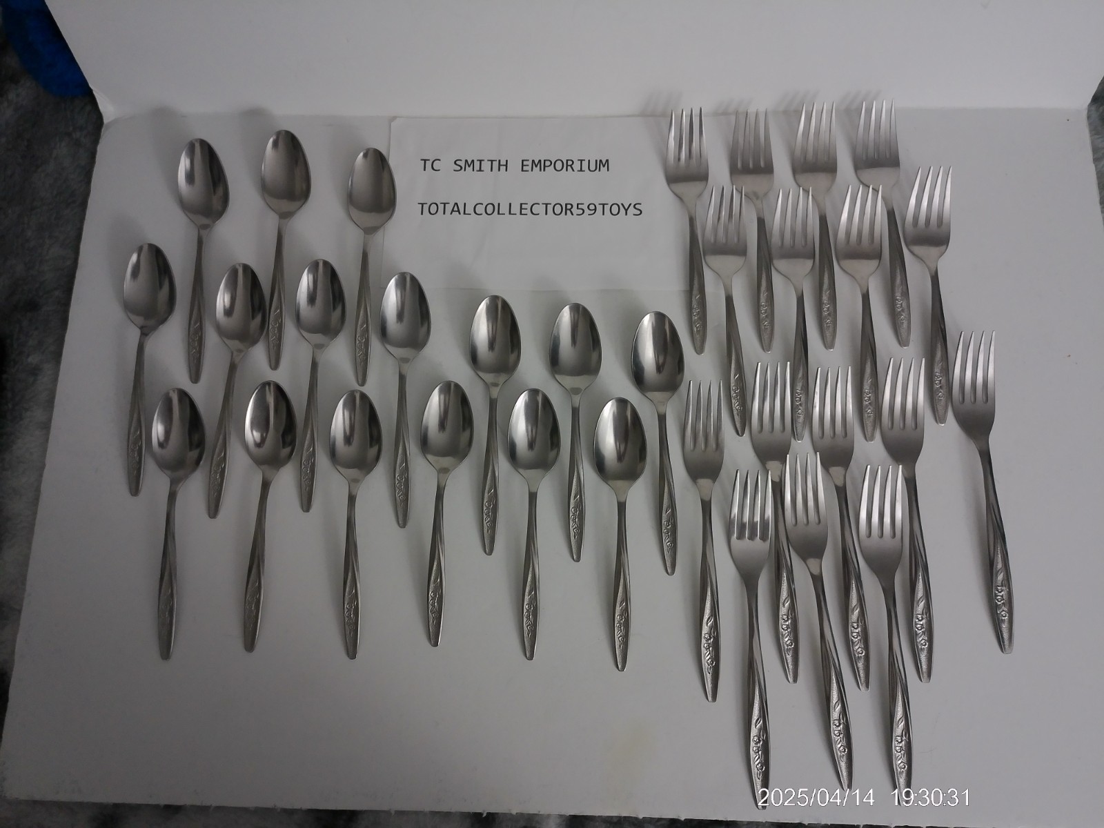 Lot Of 32 Pieces Of Vintage Flatware Radiant Rose Pattern Superior Stainless