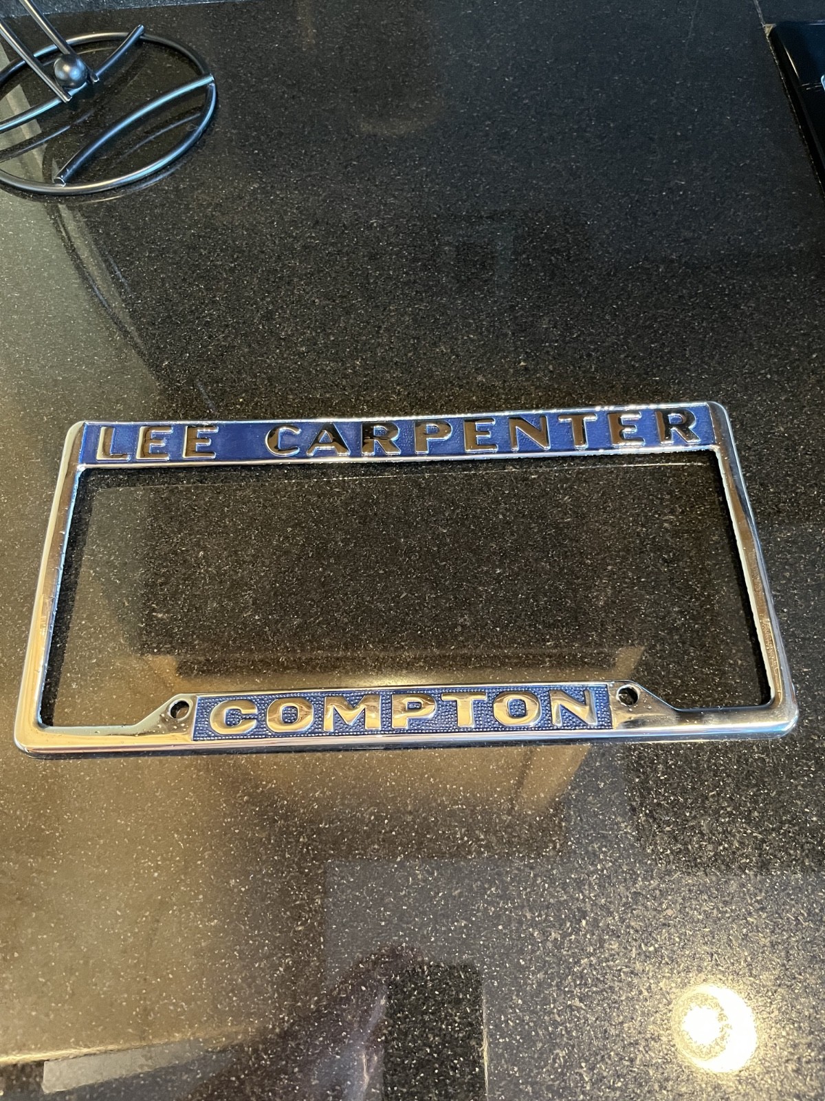VINTAGE VW LEE CARPENTER DEALERSHIP LICENSE PLATE FRAME COMPTON VINTAGE VW LEE CARPENTER DEALERSHIP LICENSE PLATE FRAME COMPTON