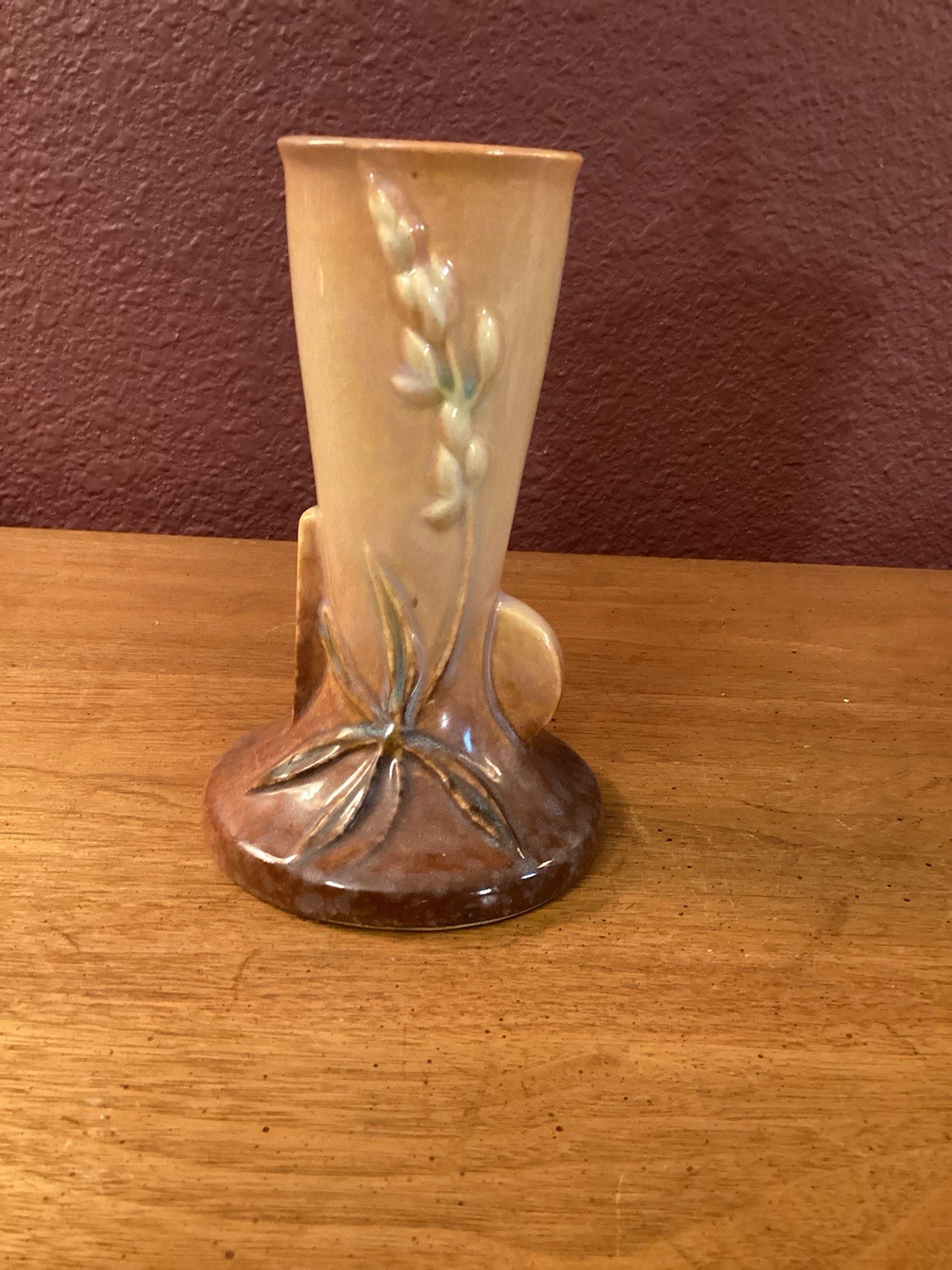 1940’s Roseville Wincraft Tan Bud Vase W/Lupine Design #281-6” Factory Code M