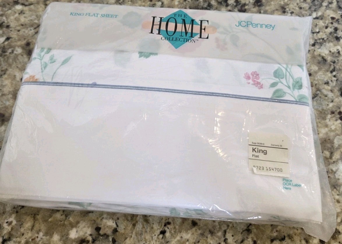 JCPenney Vintage Home Collection King Size Flat Sheet White Floral Christina NEW