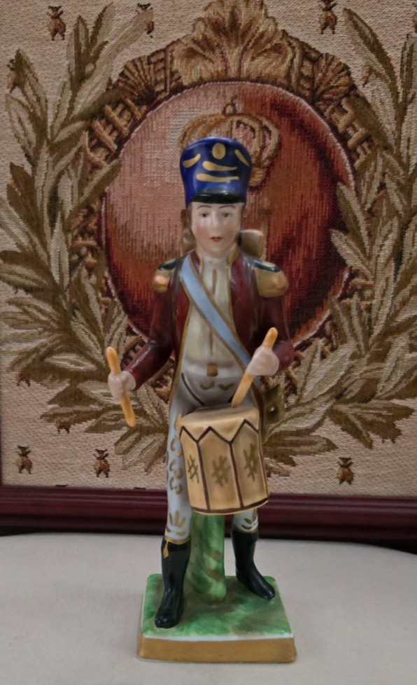 Capodimonte Porcelain Napoleonic French War Drummer 7\