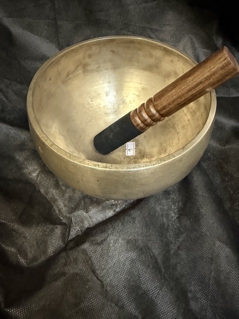 Rare Antique Pedestal NagaHealing Yoga collectible Singing bowl Size 7