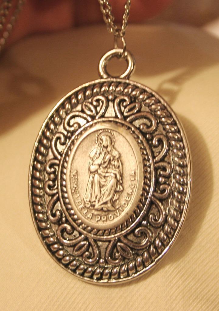 Lovely Swirl Rimmed Etched Spanish Our Lady of Divine Providence Medal Necklace