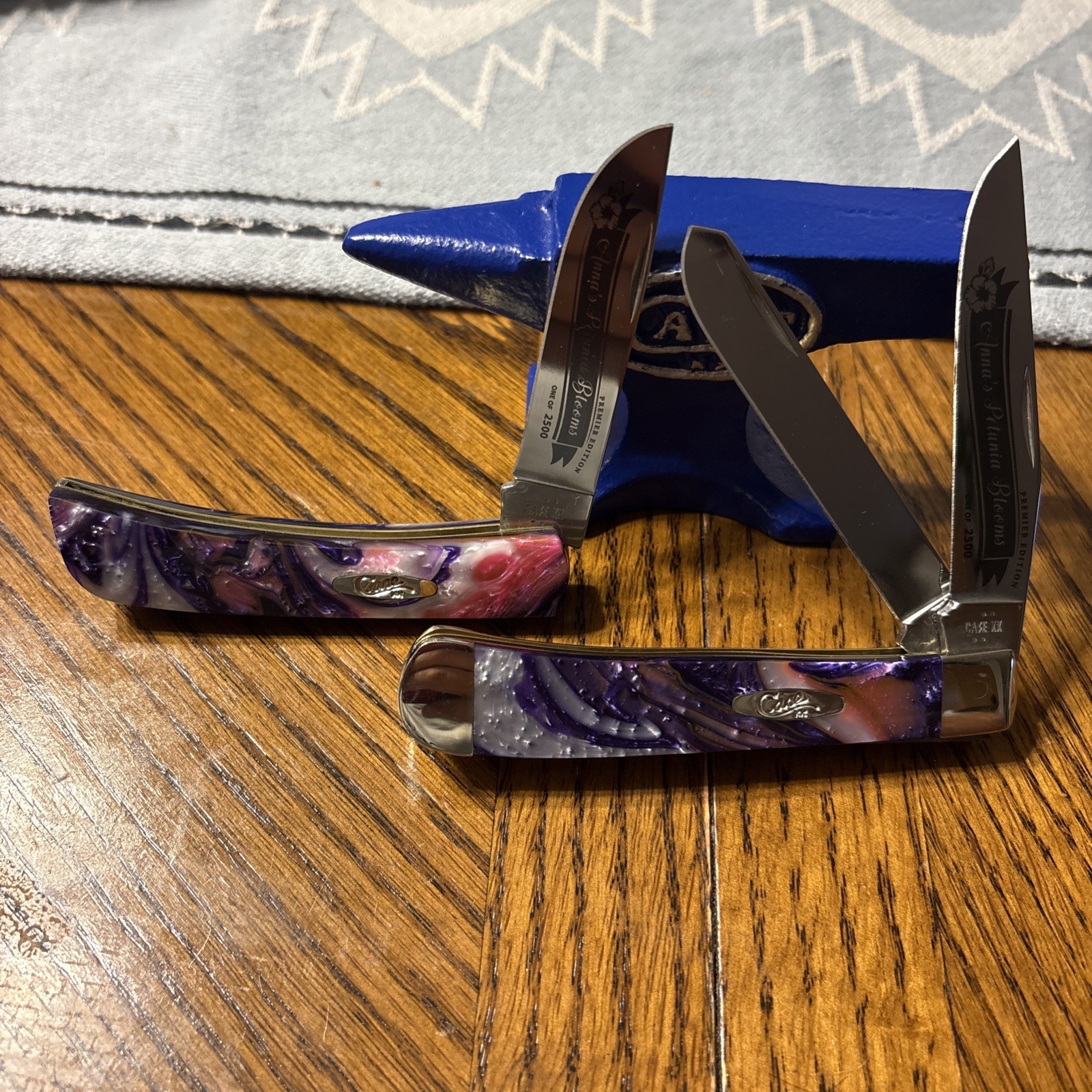 Case Cowbell Cutlery Exclusive Anna’s Petunia Blooms Trapper And Sod Buster