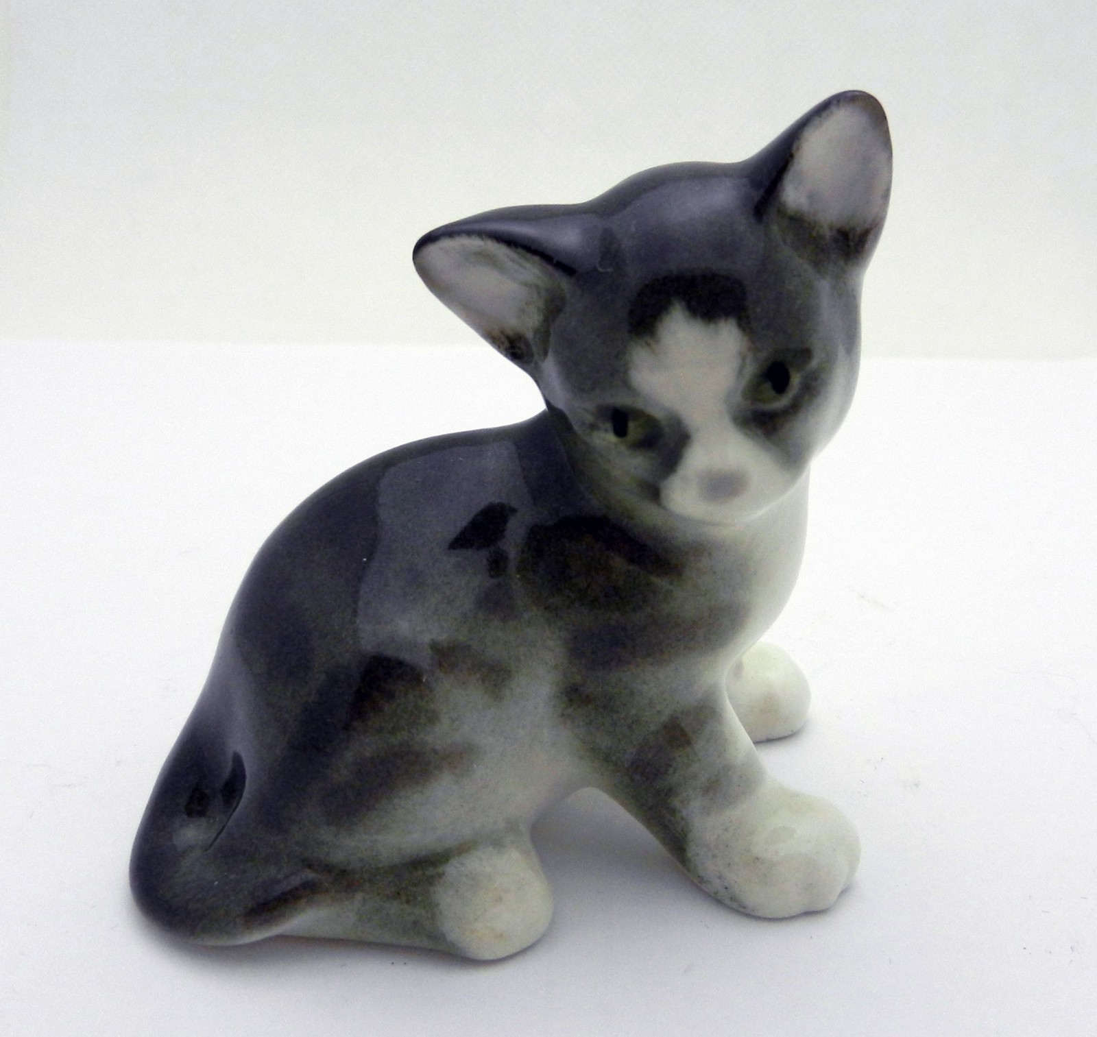 Vintage Lomonosov Imperial Porcelain Figurine Cat Gray Kitten LFZ Russia