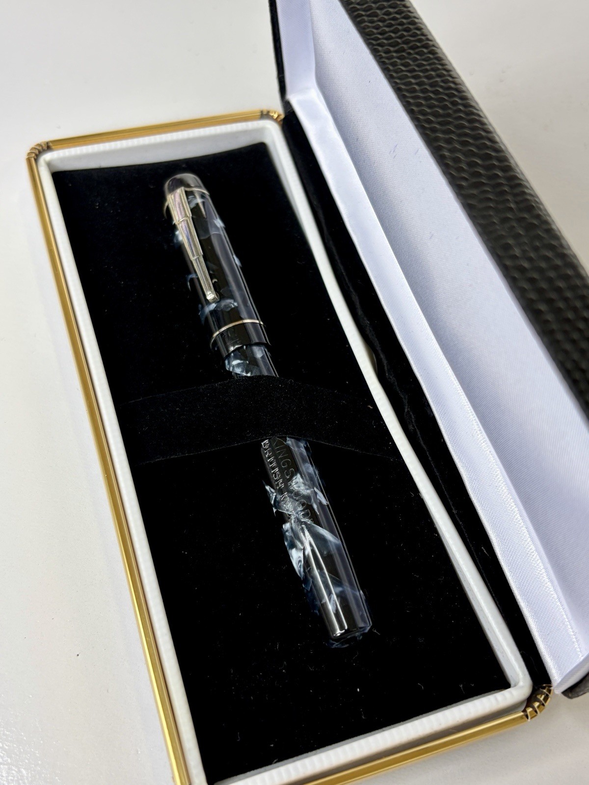 Vintage 1940s Kingswood Fountain Pen Blue Marl Pearl Marbled 14K Gold Nib UK