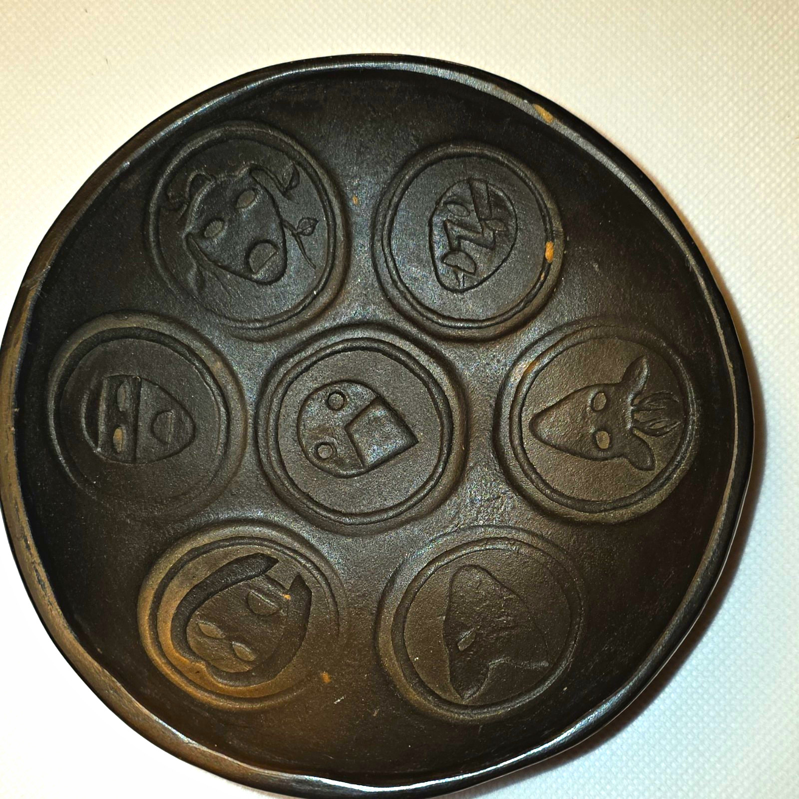 Dean Reed Cherokee Signed Handmade Pottery Bowl w/ Face & Animal Medallions