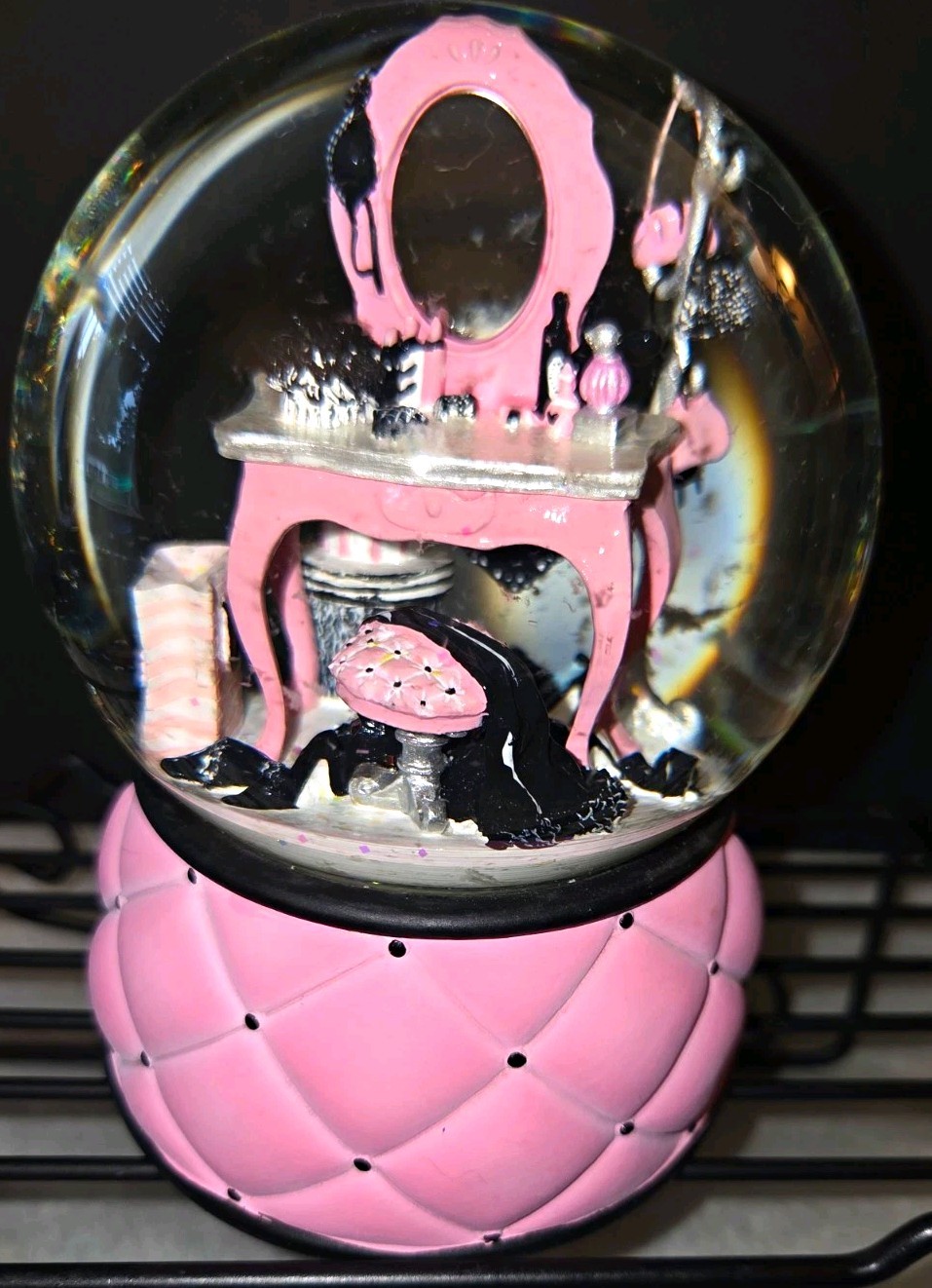 Victoria\'s Secret Pink Vanity Musical Snow Globe “La Vie en Rose” Glitter