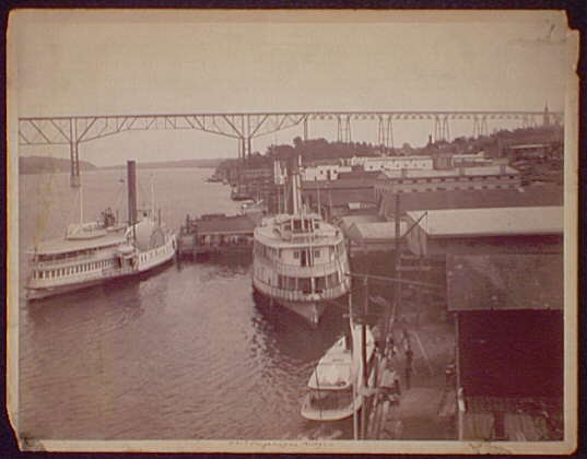 Photo:Poughkeepsie Bridge and Steamboats c1890