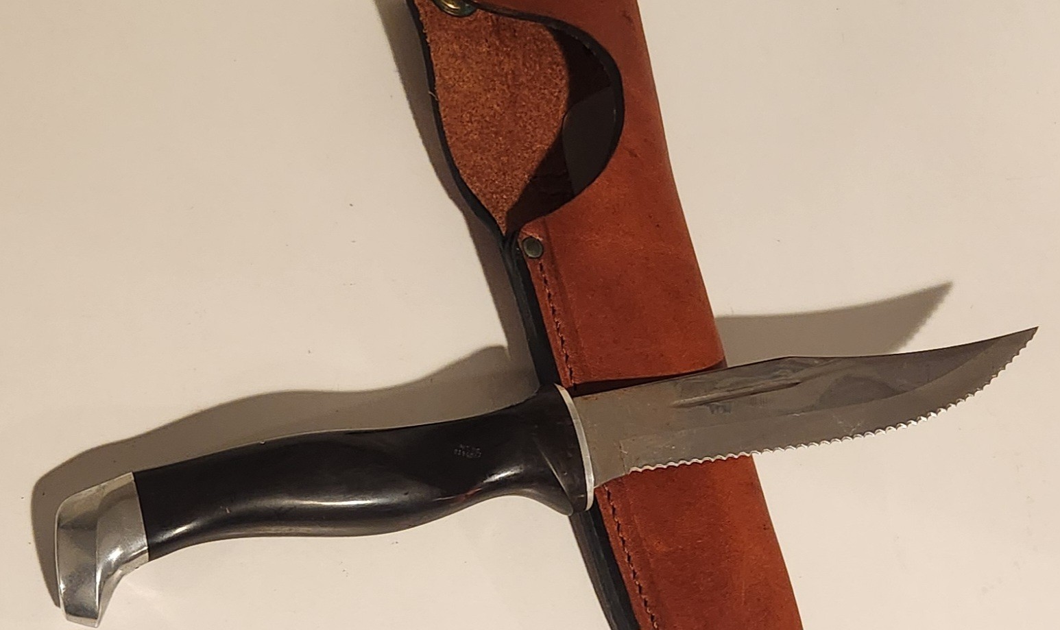 Vintage Cutco Hunting Knife w/ Original Leather Sheath #1769 Vintage Cutco Hunting Knife w/ Original Leather Sheath #1769