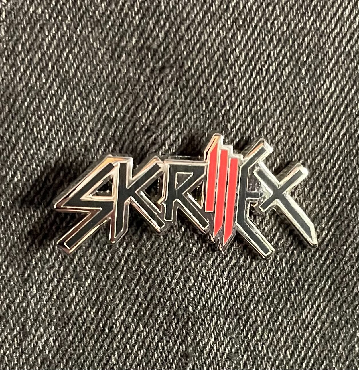 Skrillex - Sonny Moore - EDM -  Enamel Pin