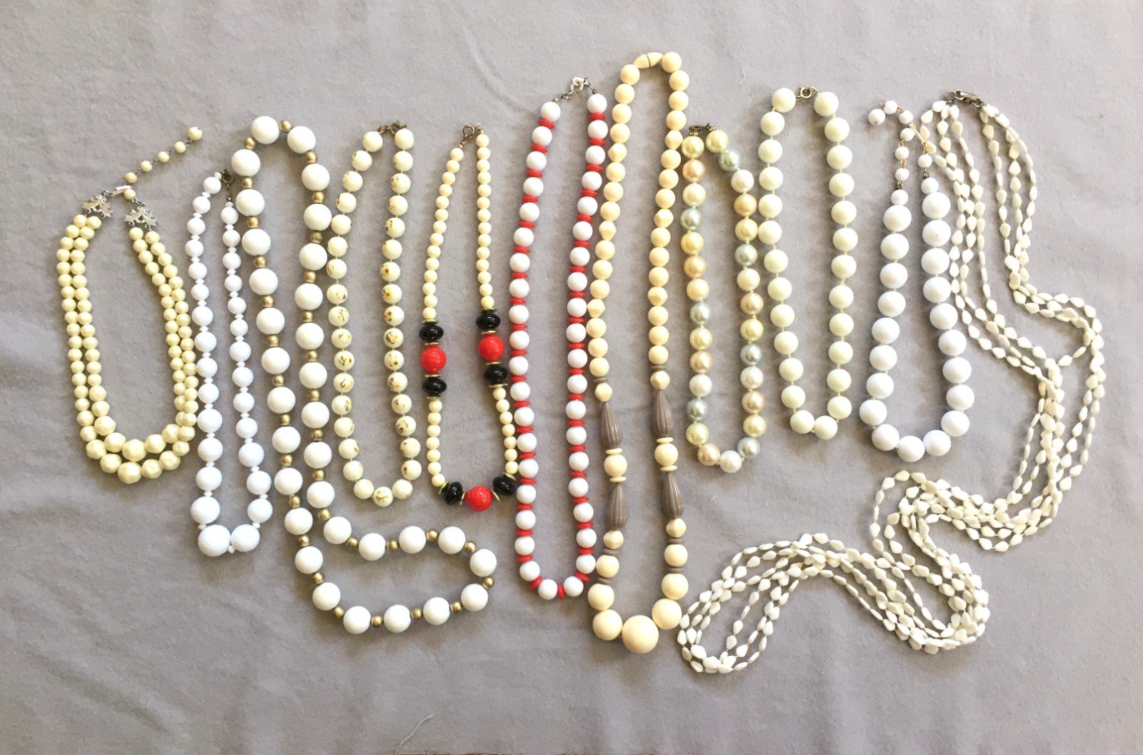 Vintage Plastic Bead Necklace Lot 11 White Retro 18\