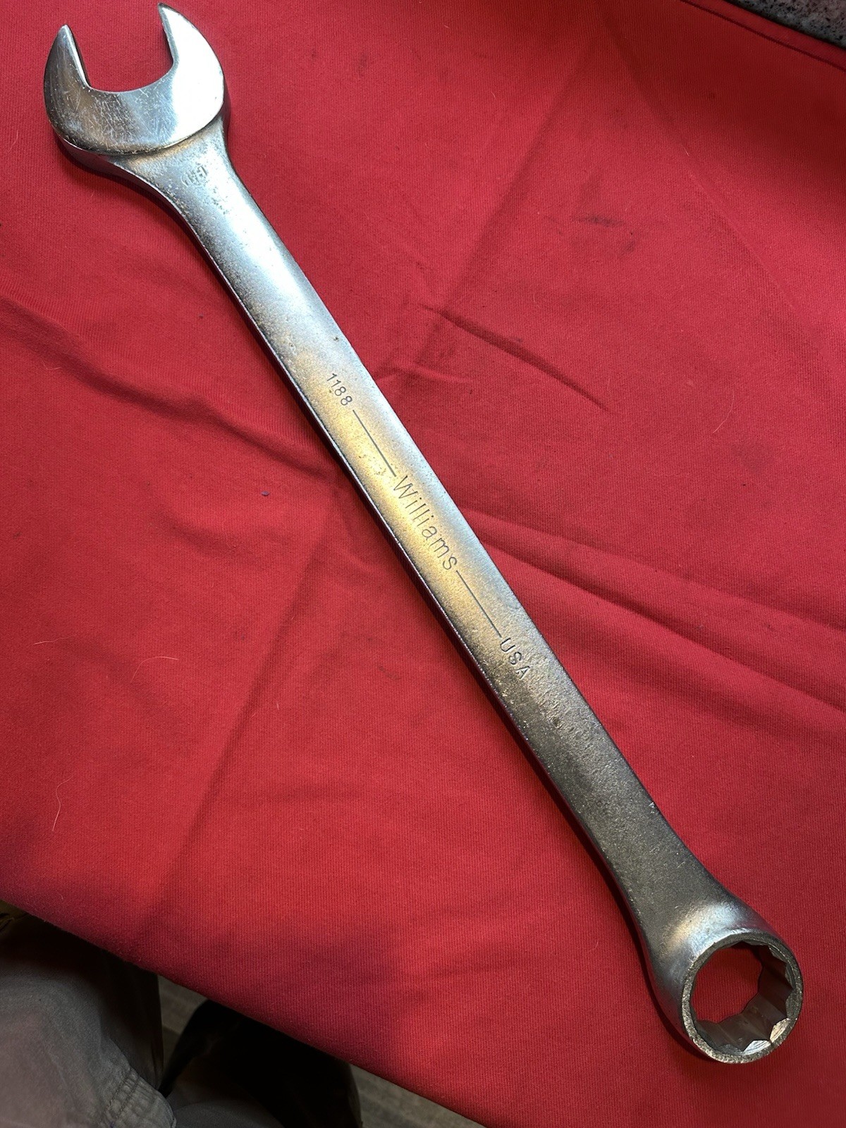 EXCELLENT VINTAGE HUGE WILLIAMS 1 7/8” COMBINATION WRENCH 26” LONG 7 Lbs. 1188 EXCELLENT VINTAGE HUGE WILLIAMS 1 7/8” COMBINATION WRENCH 26” LONG 7 Lbs. 1188
