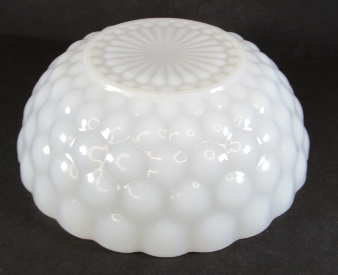 Anchor Hocking Bubble White Milk Glass Vegetable Serving Bowl 1 Quart 1941-1968