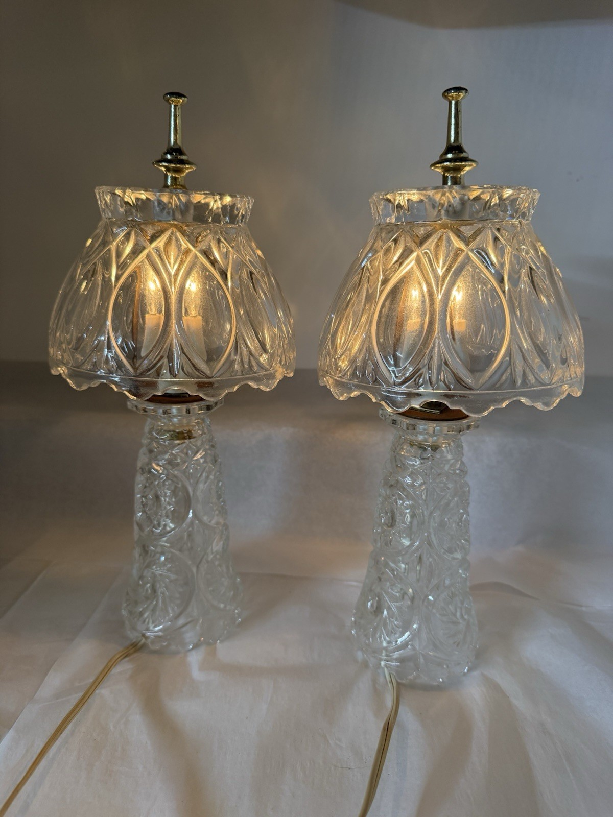 Vintage Kristal Zajecar Yugoslavia Boudoir Table Lamp 24% Lead Crystal Nice