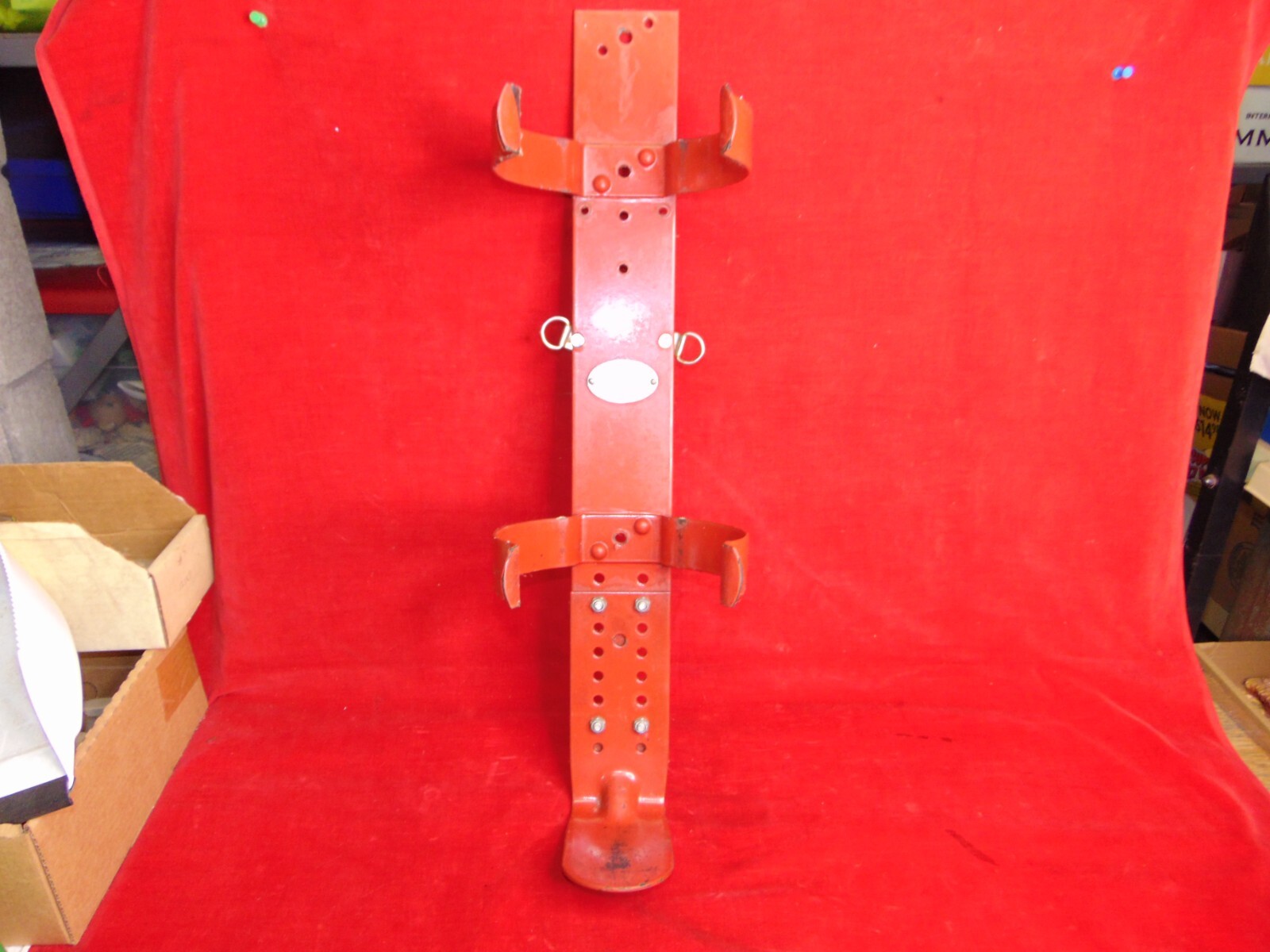 VINTAGE STEEL ZIAMATIC  FIRE EXTINGUISHER WALL MOUNT HOLDER BRACKET HEAVY DUTY