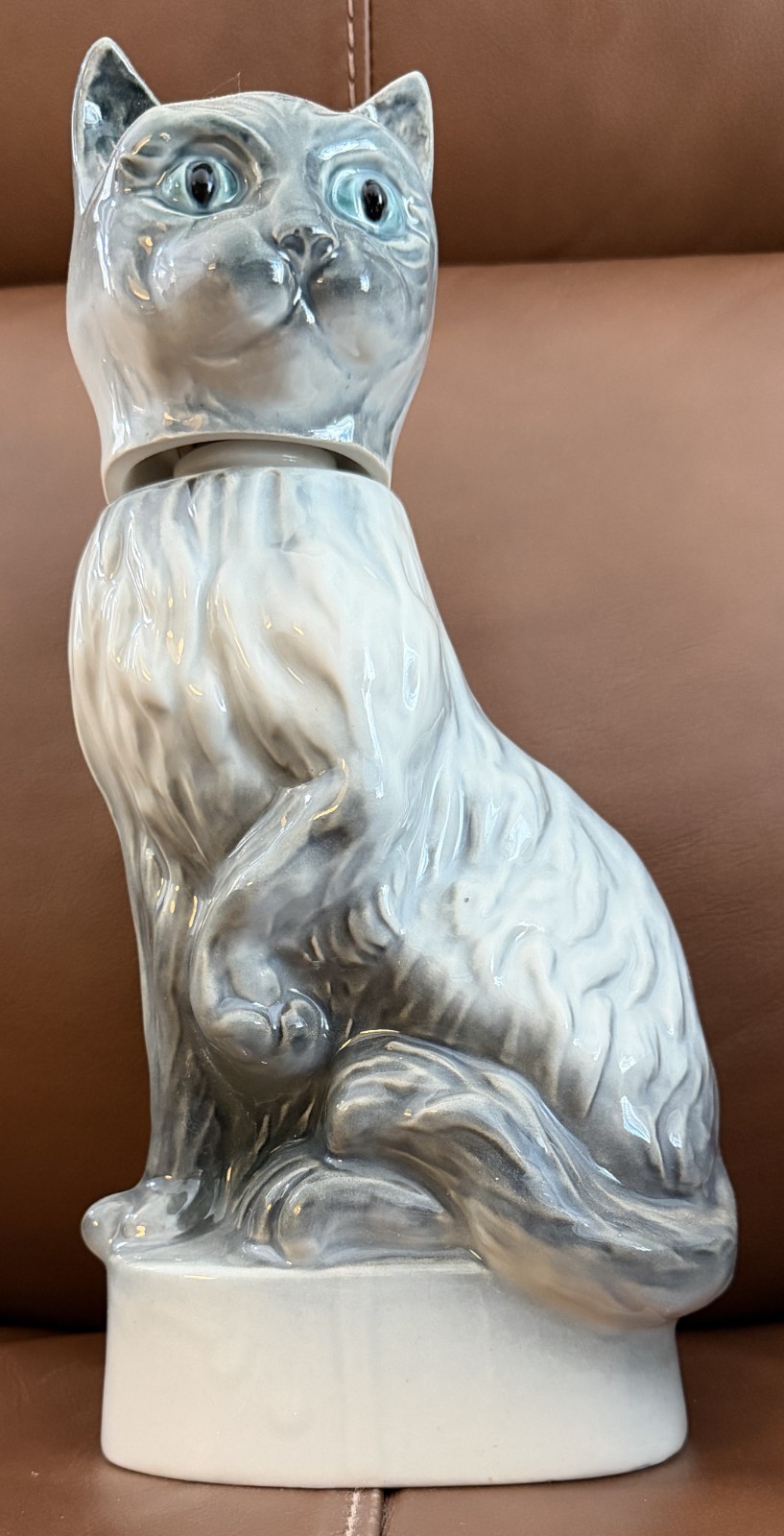 VINTAGE 1967 JIM BEAM TABBY CAT DECANTER VINTAGE 1967 JIM BEAM TABBY CAT DECANTER
