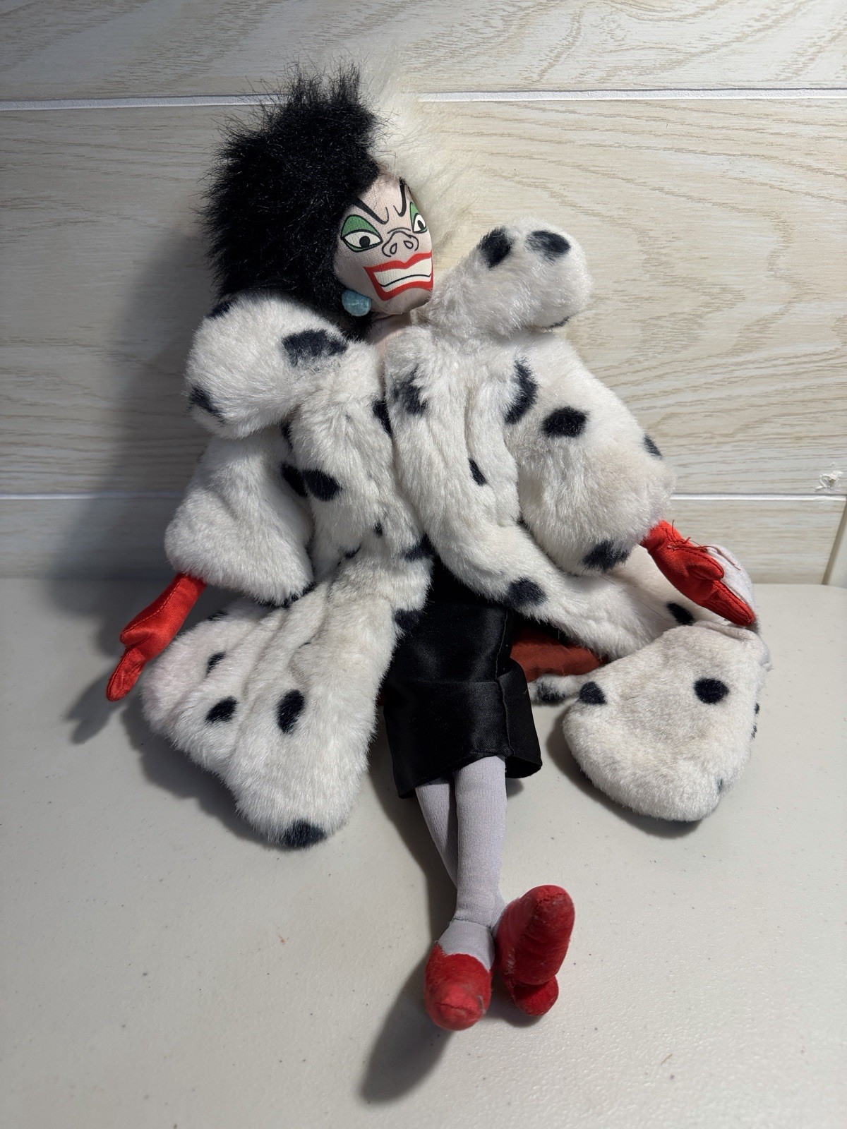 Vtg 1996 Disney Store Cruella de Vil Faux Fur Plush 18\